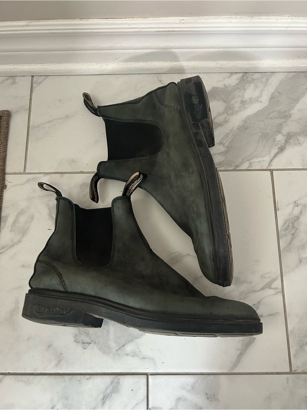 Men's Blundstone Chisel Toe Chelsea Boots Rustic Black